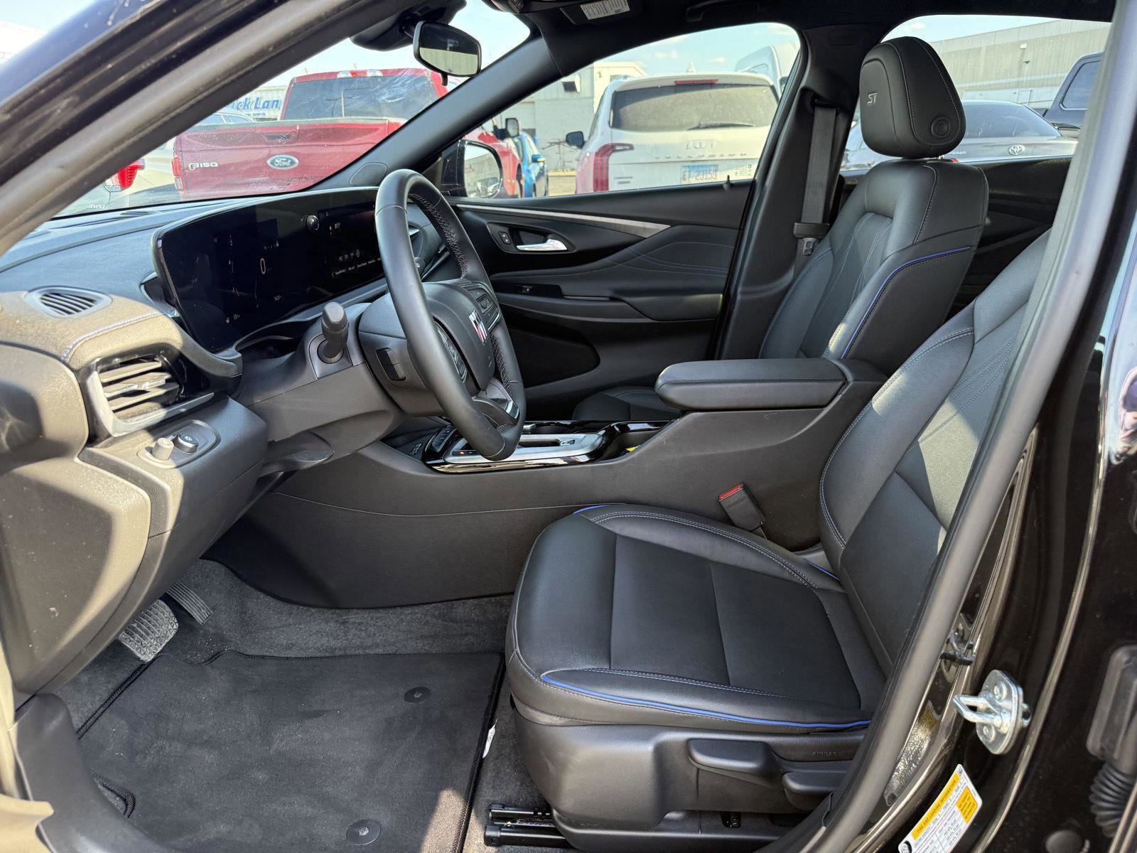 Used 2025 Buick Envista Sport Touring w/ Experience Buick Package image 12