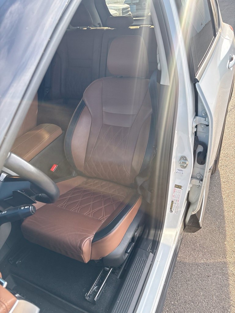 Used 2024 Nissan Rogue Platinum FWD image 5