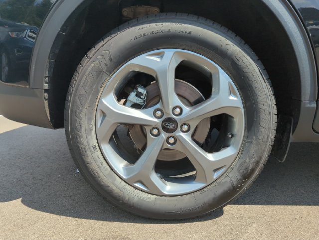 Certified 2025 Ford Escape ST-Line AWD/4WD image 12
