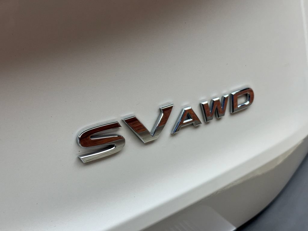 Used 2023 Nissan Rogue SV AWD/4WD image 3