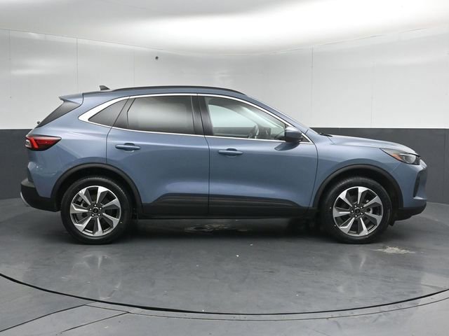 Certified 2025 Ford Escape Platinum AWD/4WD image 16