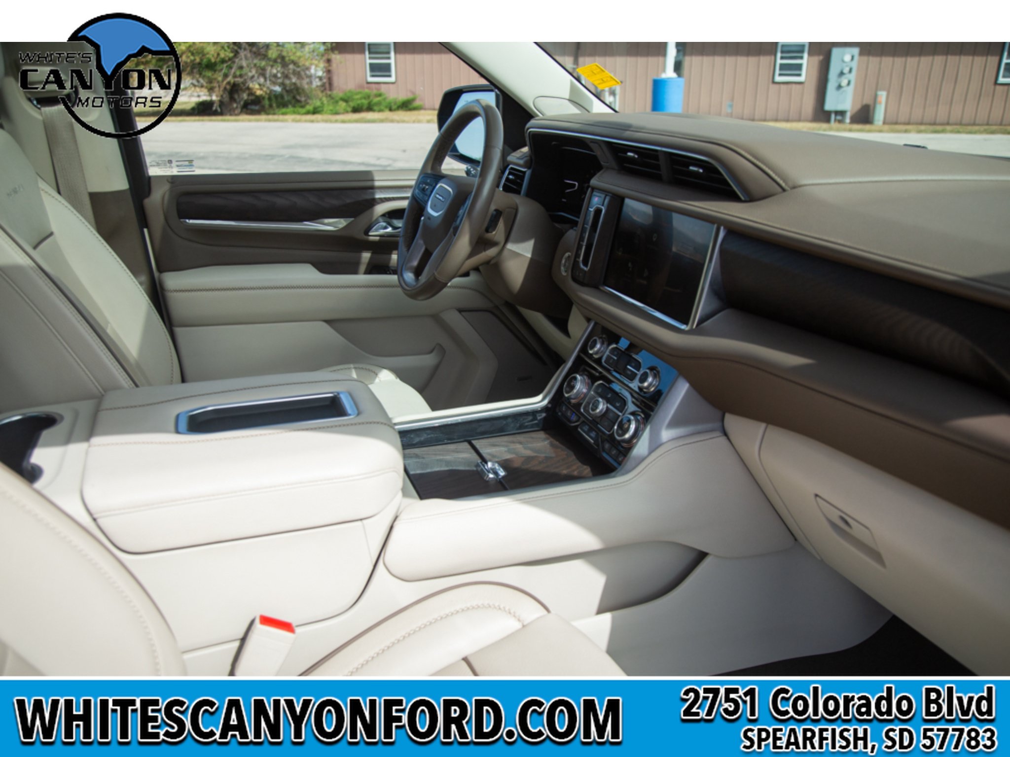 Used 2023 GMC Yukon XL Denali AWD/4WD image 23