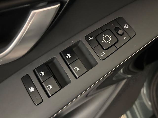 Used 2023 Kia Niro EX Touring FWD image 17