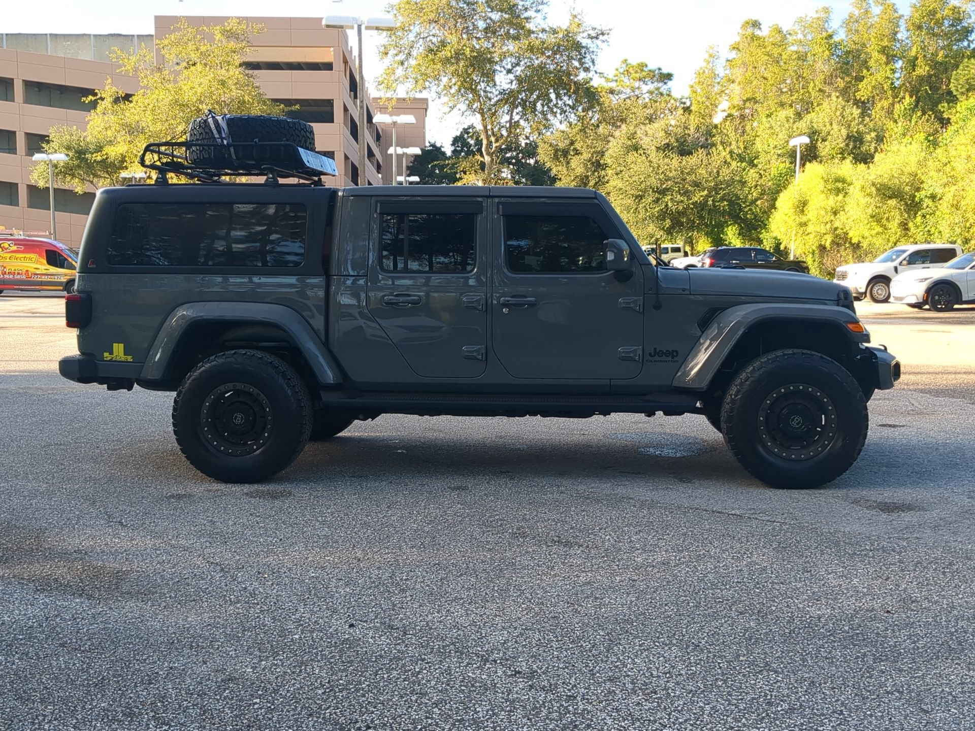 Used 2022 Jeep Gladiator Overland AWD/4WD image 39
