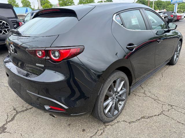 Used 2022 MAZDA MAZDA3 s FWD image 2