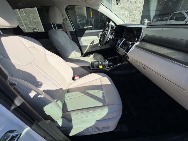 Used 2023 Kia Sorento SX Prestige w/ Panoramic Sunroof Package AWD/4WD image 19