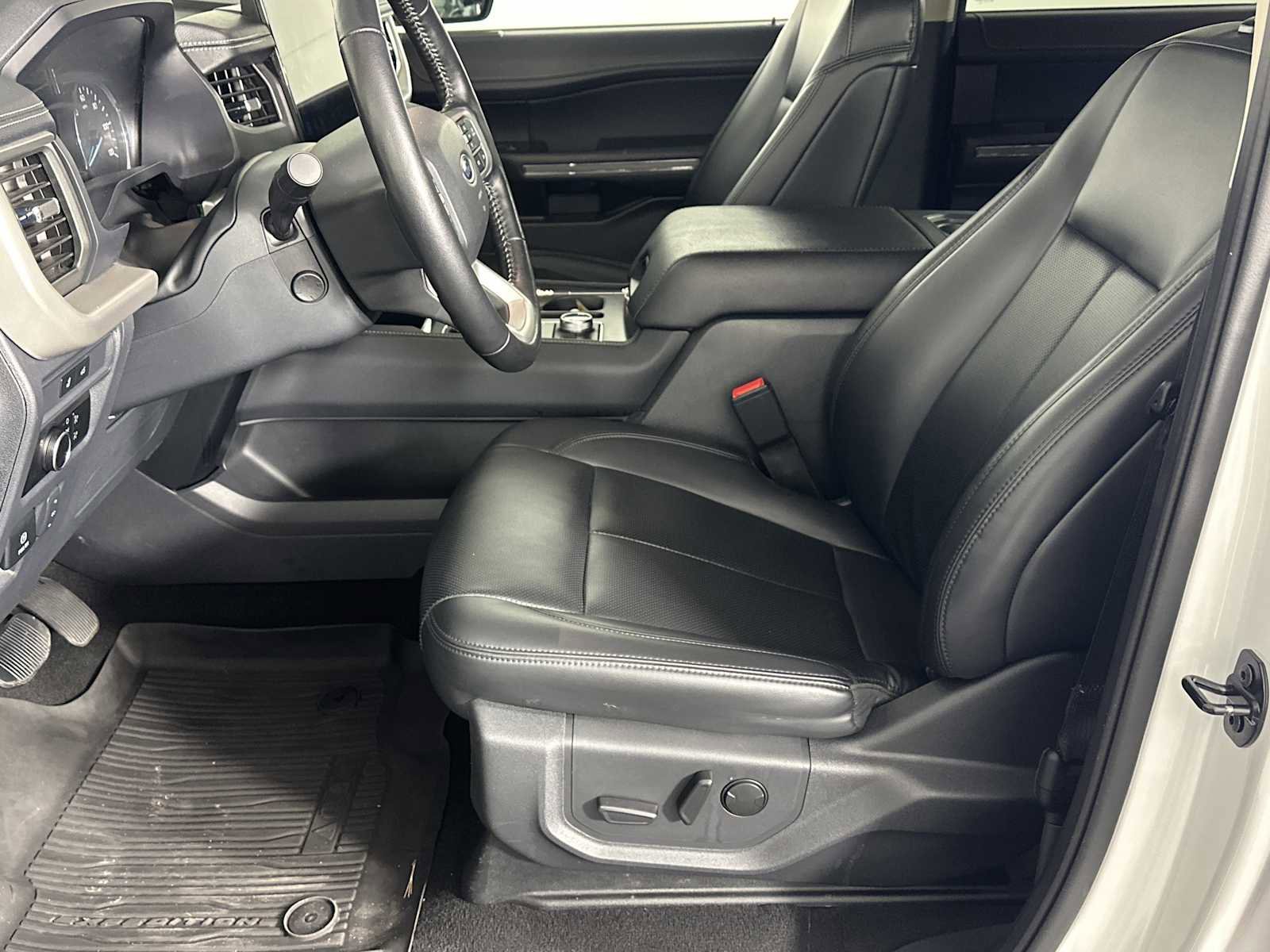 Certified 2024 Ford Expedition Max XLT image 7