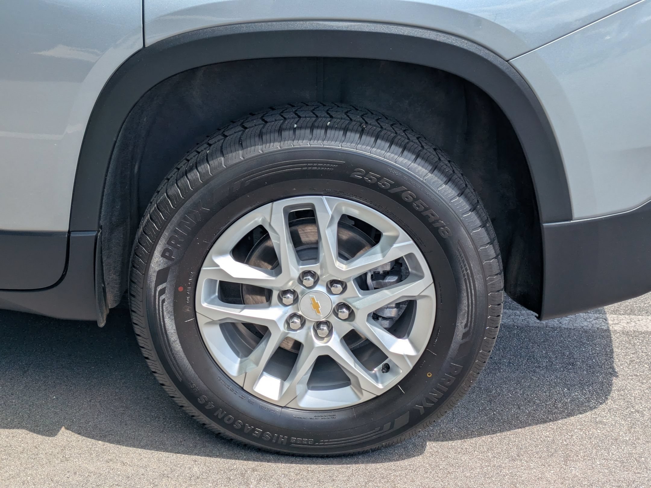 Used 2023 Chevrolet Traverse LS FWD image 8