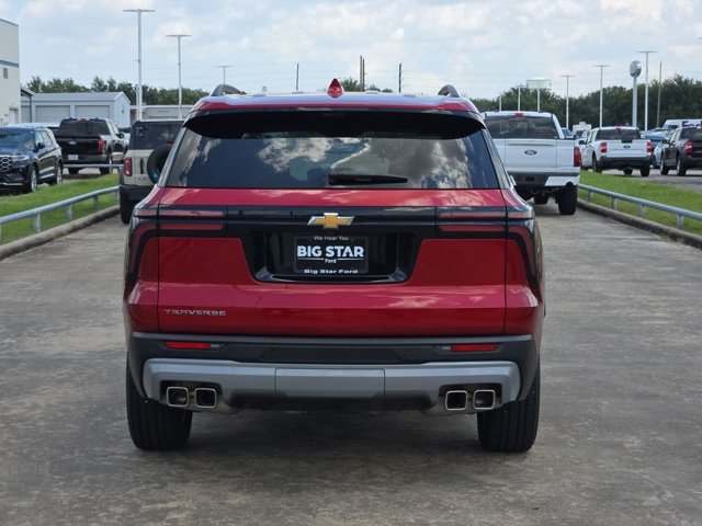 Used 2026 Chevrolet Traverse LT w/ Driver Confidence Package FWD image 4
