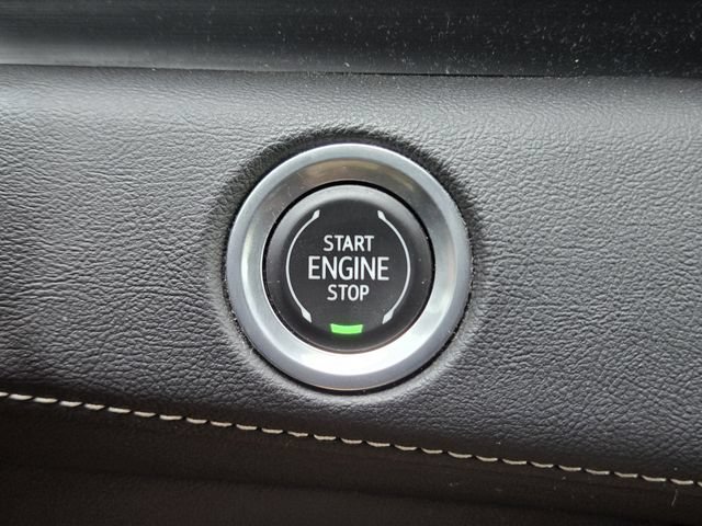 Used 2021 Cadillac Escalade Premium Luxury RWD image 20