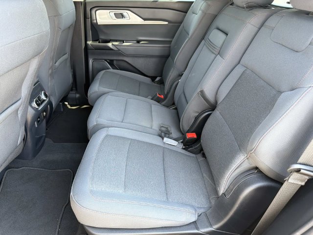 Certified 2025 Ford Explorer Active RWD image 21