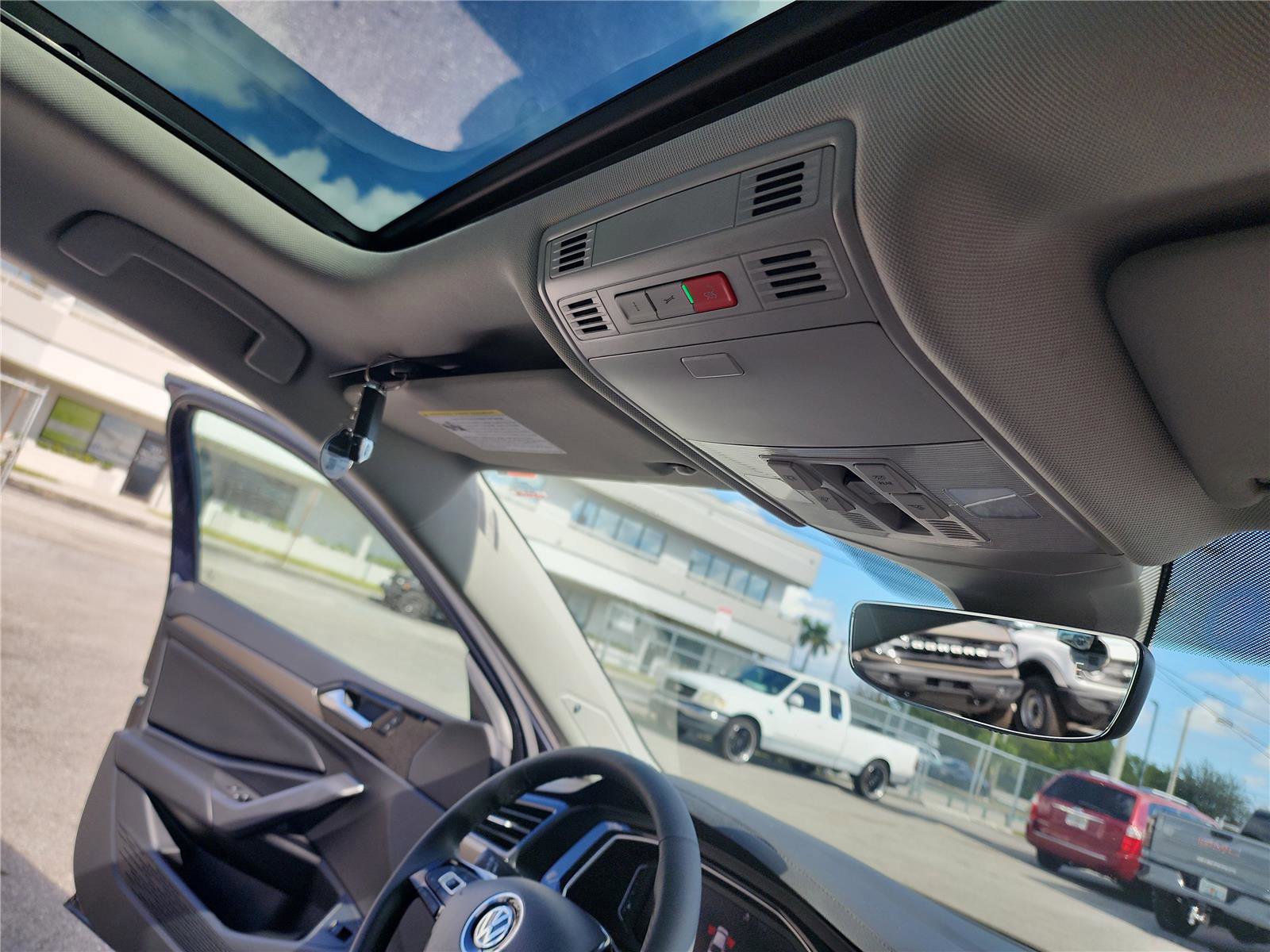 Used 2020 Volkswagen Jetta SEL Premium image 30