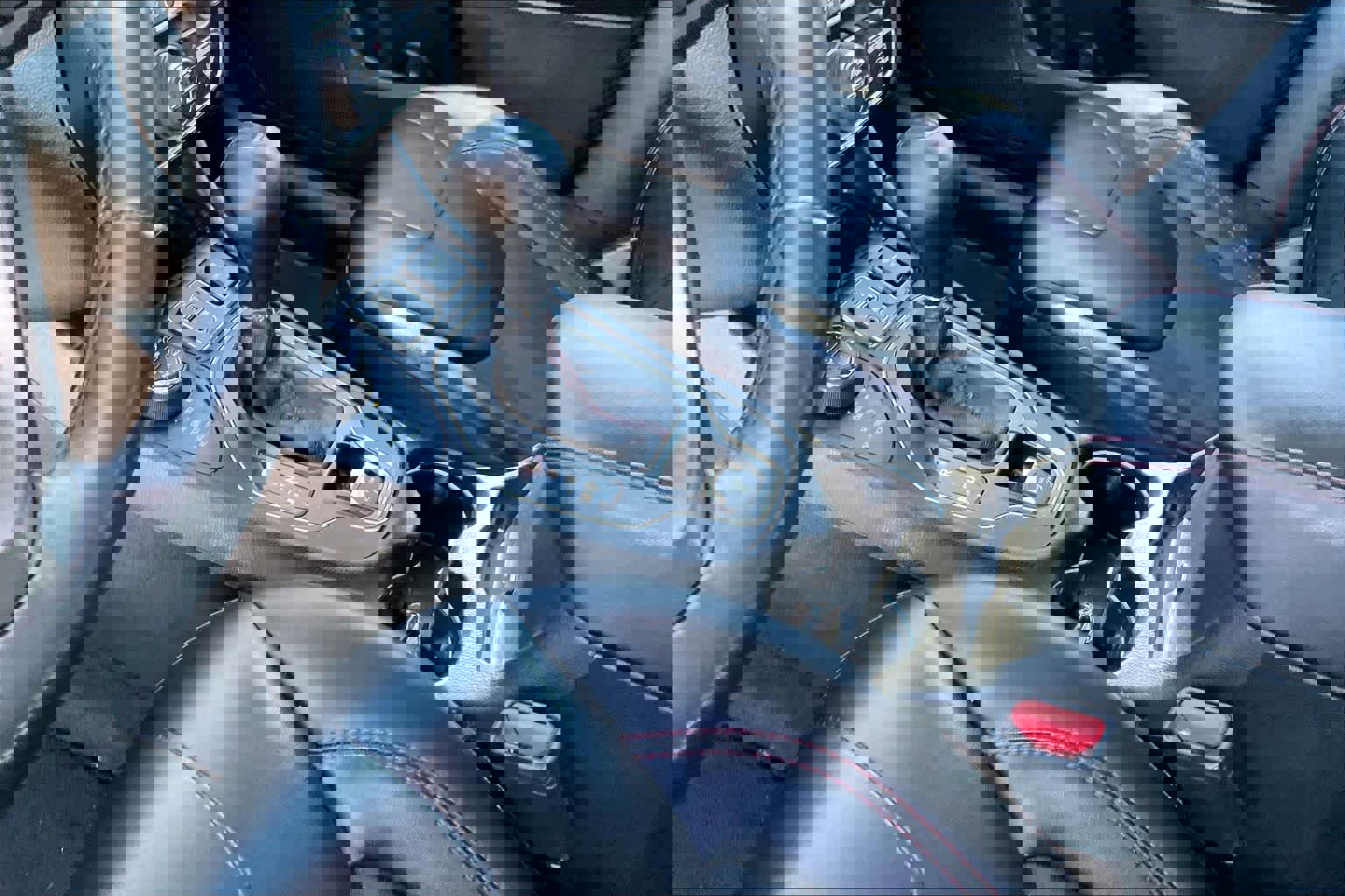 Used 2019 Jeep Cherokee Trailhawk w/ Cold Weather Group image 16