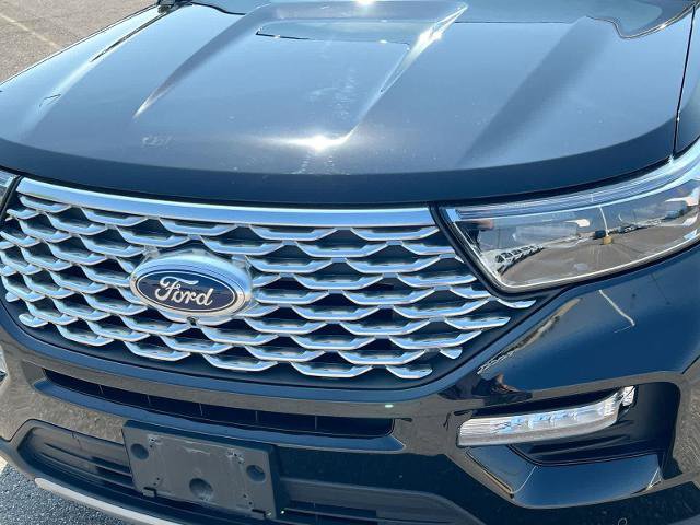 Certified 2023 Ford Explorer Platinum w/ Technology Package AWD/4WD image 11