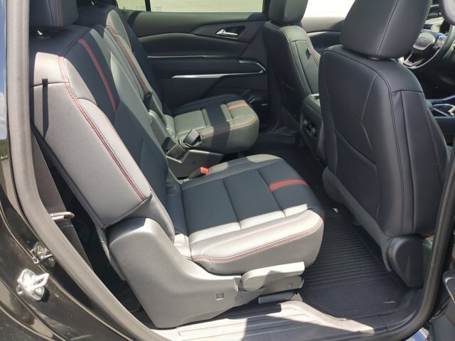 Used 2024 Chevrolet Traverse RS FWD image 36
