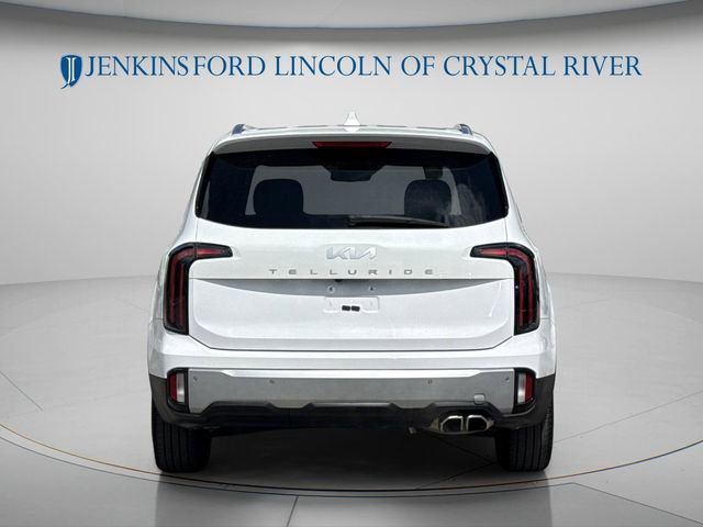 Used 2024 Kia Telluride EX w/ EX Captain's Chair Package FWD image 5