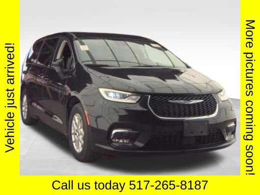 Used 2023 Chrysler Pacifica Touring-L