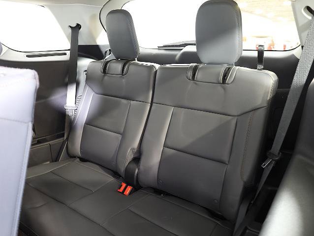 Certified 2025 Ford Explorer Active w/ Active Comfort Package image 11