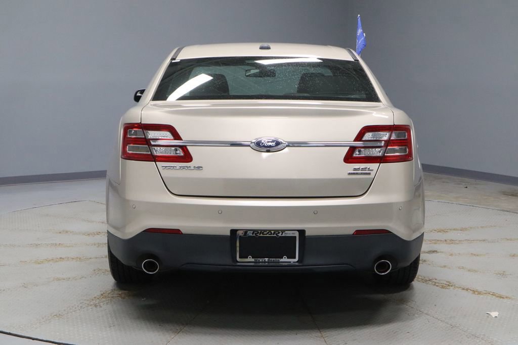 Certified 2018 Ford Taurus SEL image 4