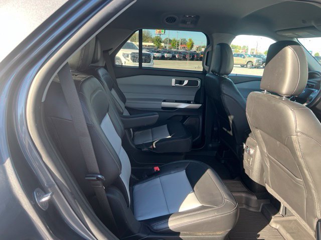 Certified 2023 Ford Explorer XLT w/ Equipment Group 202A RWD image 10