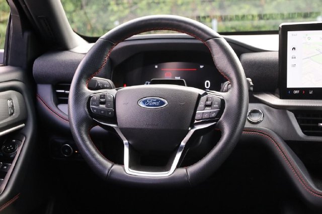 Certified 2025 Ford Explorer ST-Line w/ ST-Line Street Pack AWD/4WD image 25