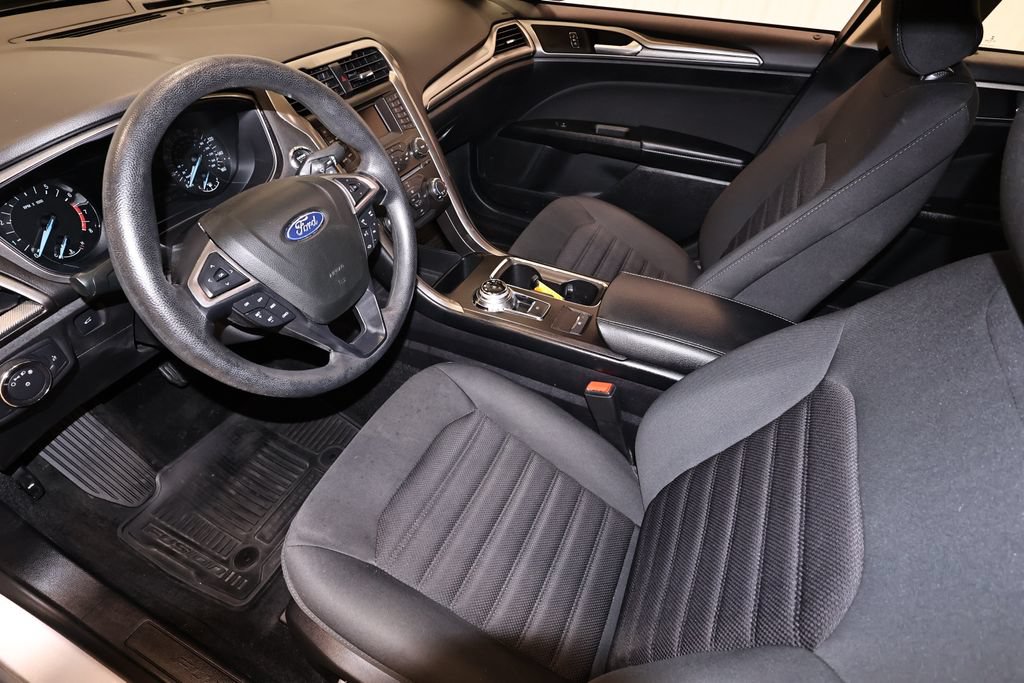 Certified 2018 Ford Fusion SE FWD image 32