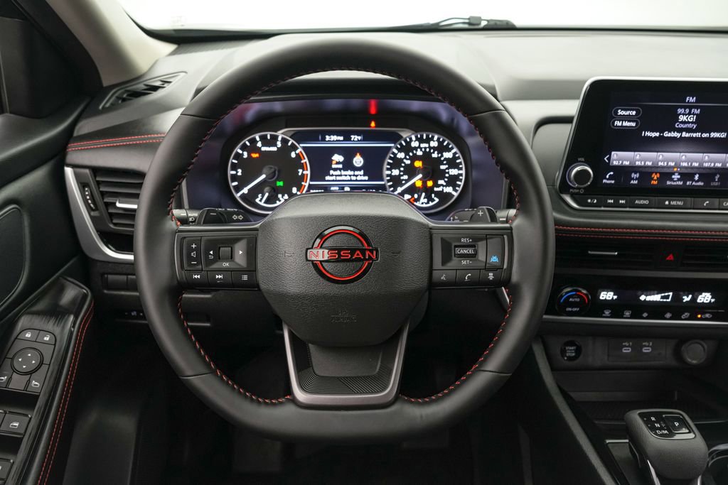 Used 2025 Nissan Rogue SV image 17