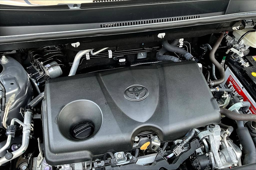Used 2021 Toyota RAV4 XLE w/ Convenience Package AWD/4WD image 34