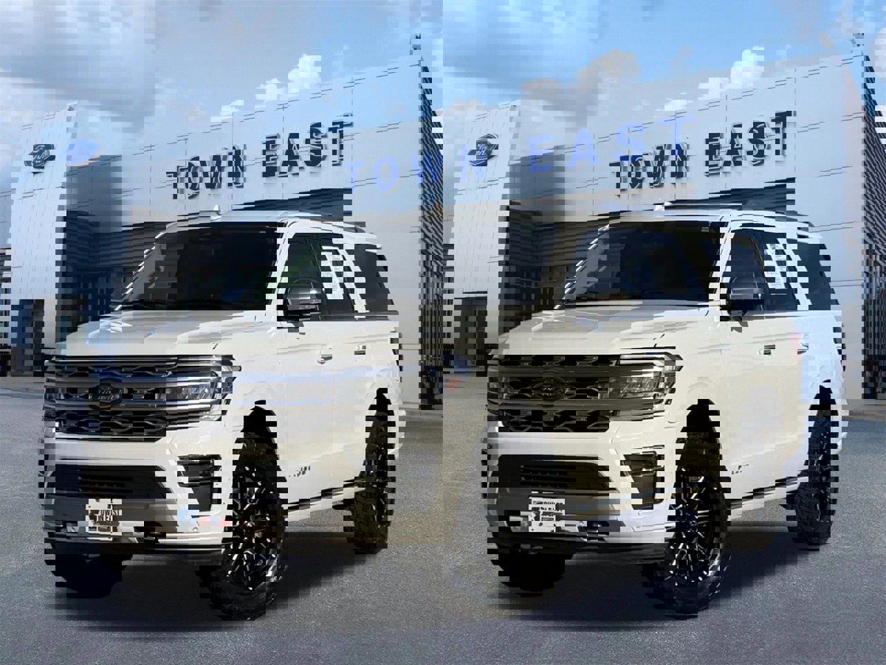 Certified 2023 Ford Expedition Max Platinum image 1