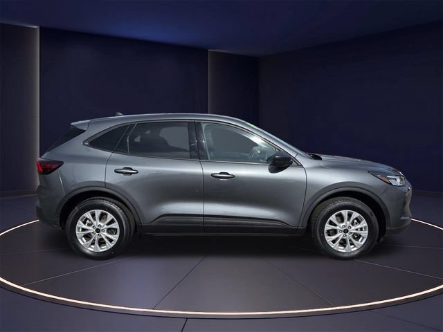 Certified 2025 Ford Escape Active w/ Tech Pack #1 AWD/4WD image 2