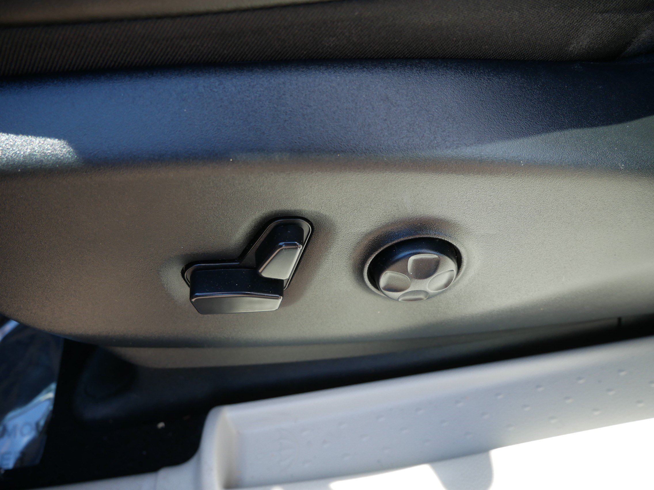 Used 2023 Chrysler Pacifica Limited FWD image 19