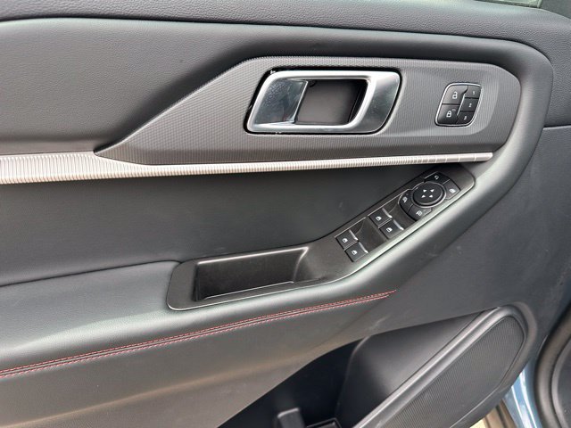 Certified 2025 Ford Explorer ST-Line w/ Premium Package AWD/4WD image 19