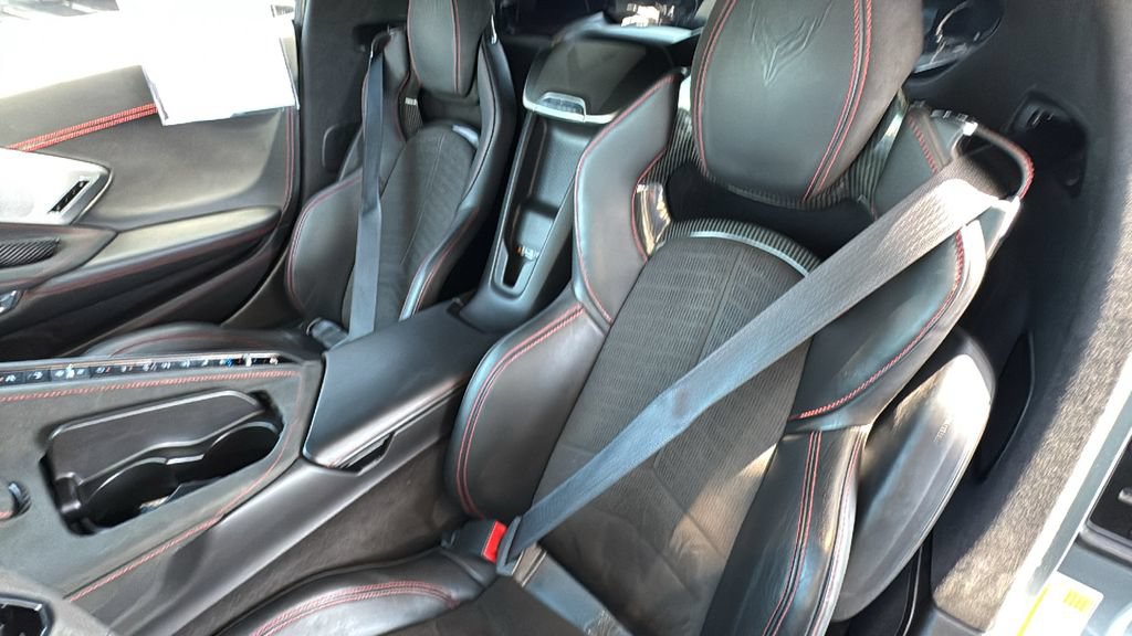 Used 2022 Chevrolet Corvette Stingray Premium Cpe w/ Z51 Performance Package RWD image 22