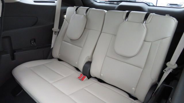 Certified 2023 Ford Explorer Platinum w/ Technology Package image 16