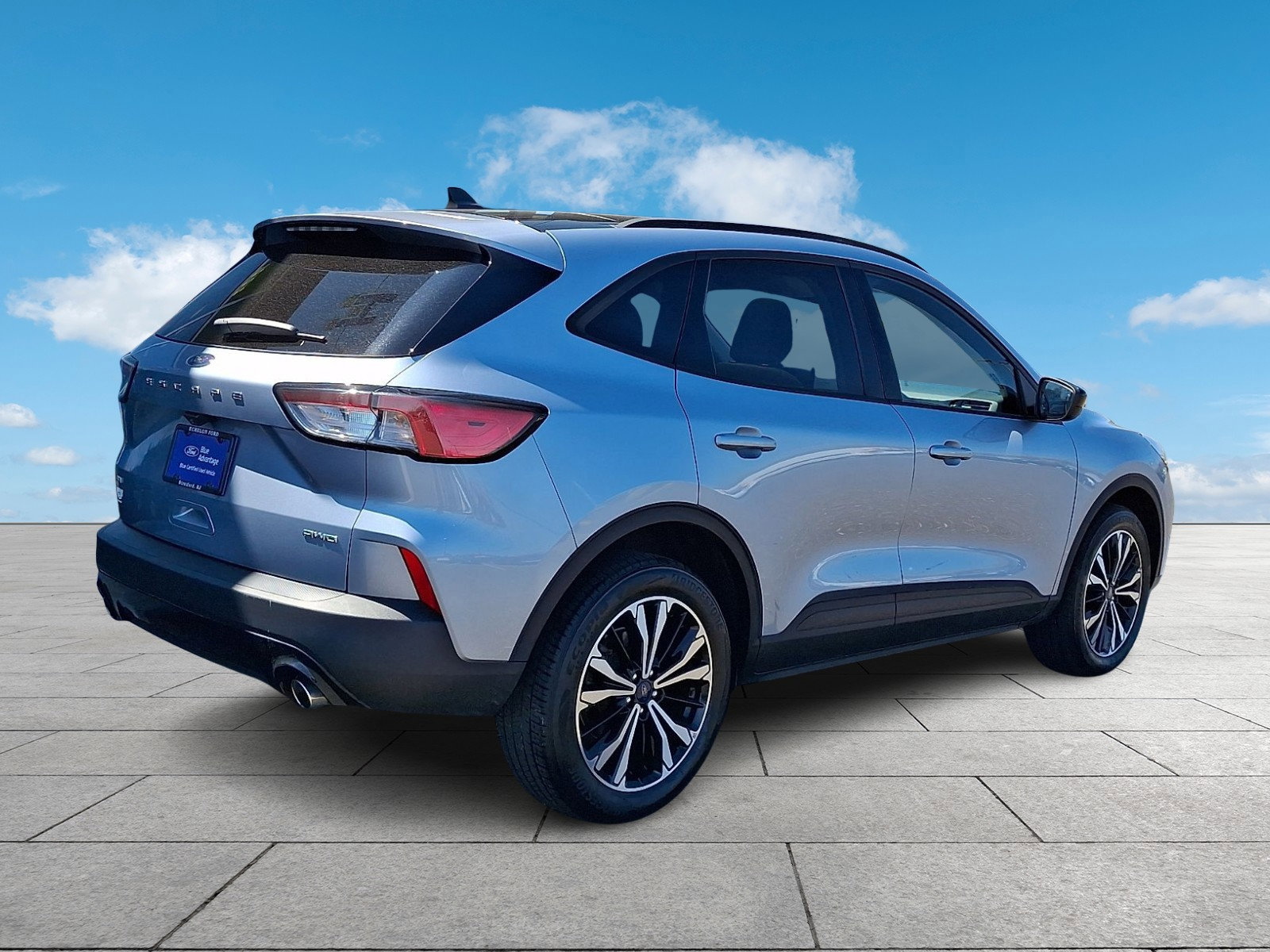 Certified 2022 Ford Escape SE w/ SE Sport Appearance Package image 4