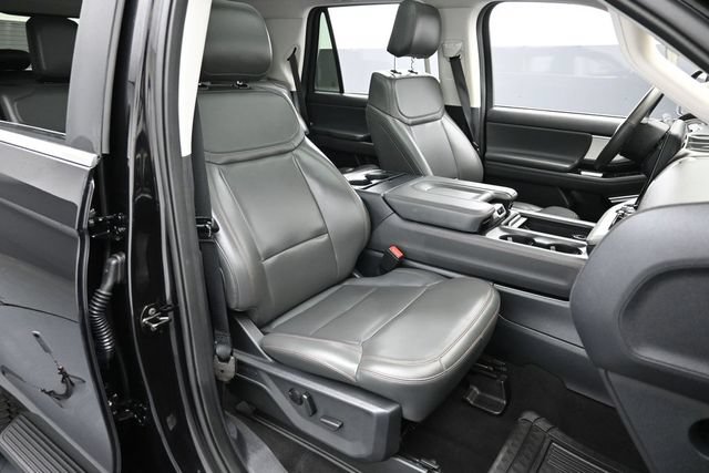 Certified 2025 Ford Expedition Active AWD/4WD image 32