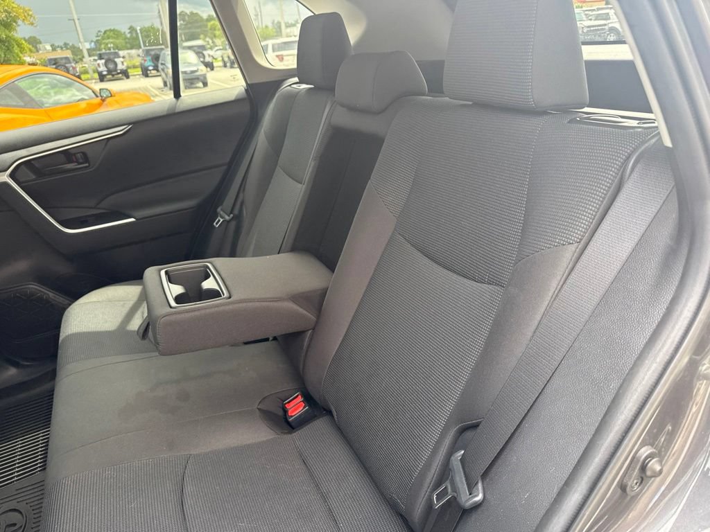 Used 2022 Toyota RAV4 LE FWD image 27