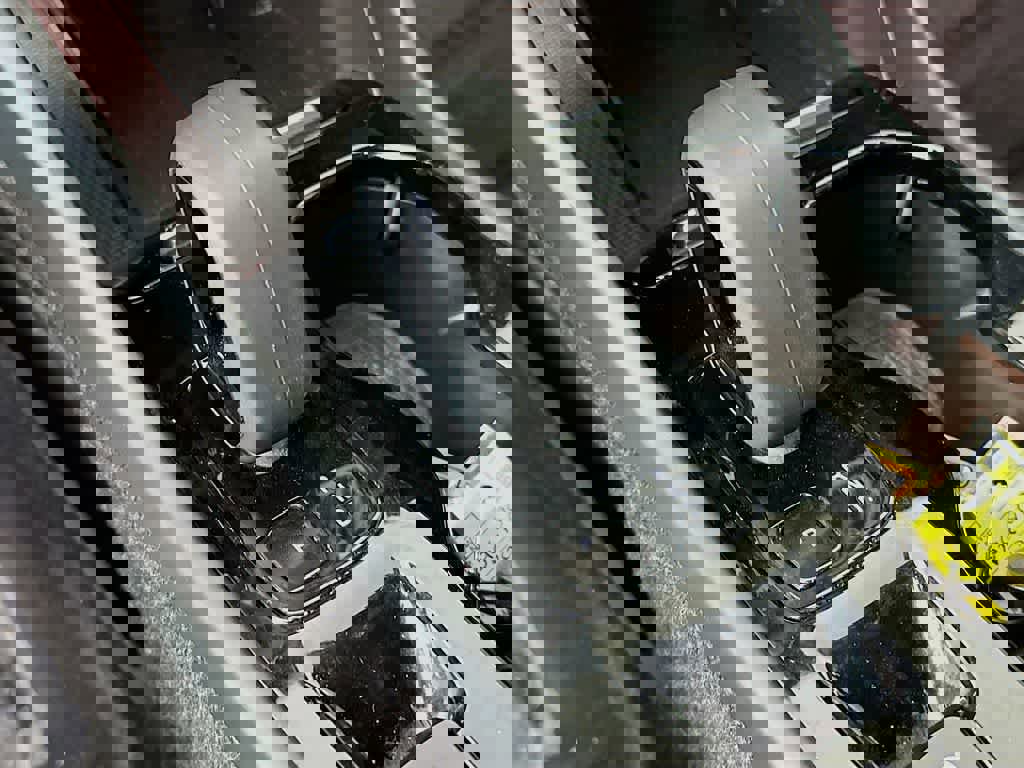 Used 2023 Volvo XC40 B5 Plus image 21