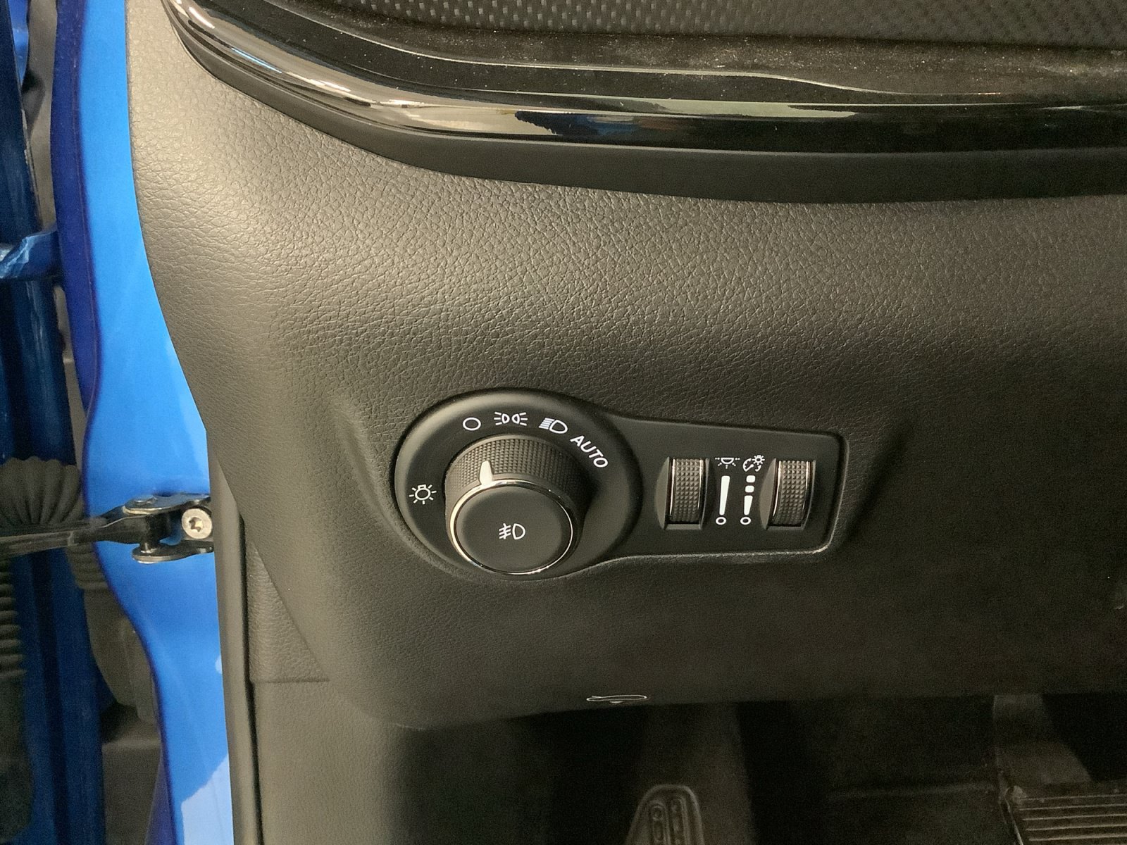 Used 2025 Jeep Compass Latitude w/ Altitude Special Edition AWD/4WD image 18