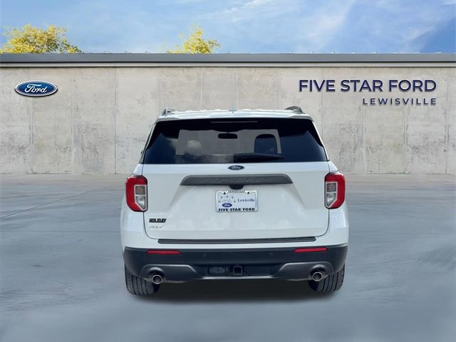 Certified 2022 Ford Explorer XLT w/ Equipment Group 202A image 5