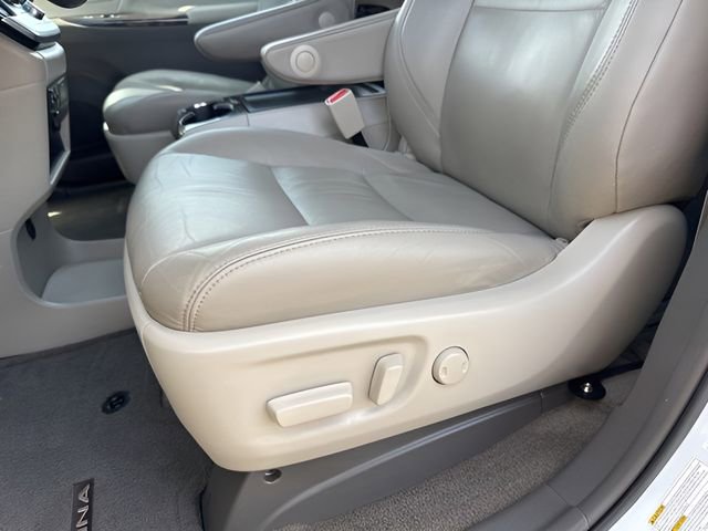 Used 2017 Toyota Sienna XLE w/ XLE Navigation Package AWD/4WD image 14