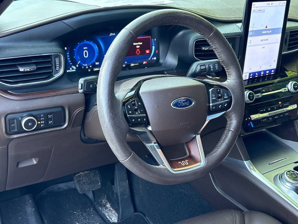 Certified 2024 Ford Explorer King Ranch w/ Technology Package AWD/4WD image 5