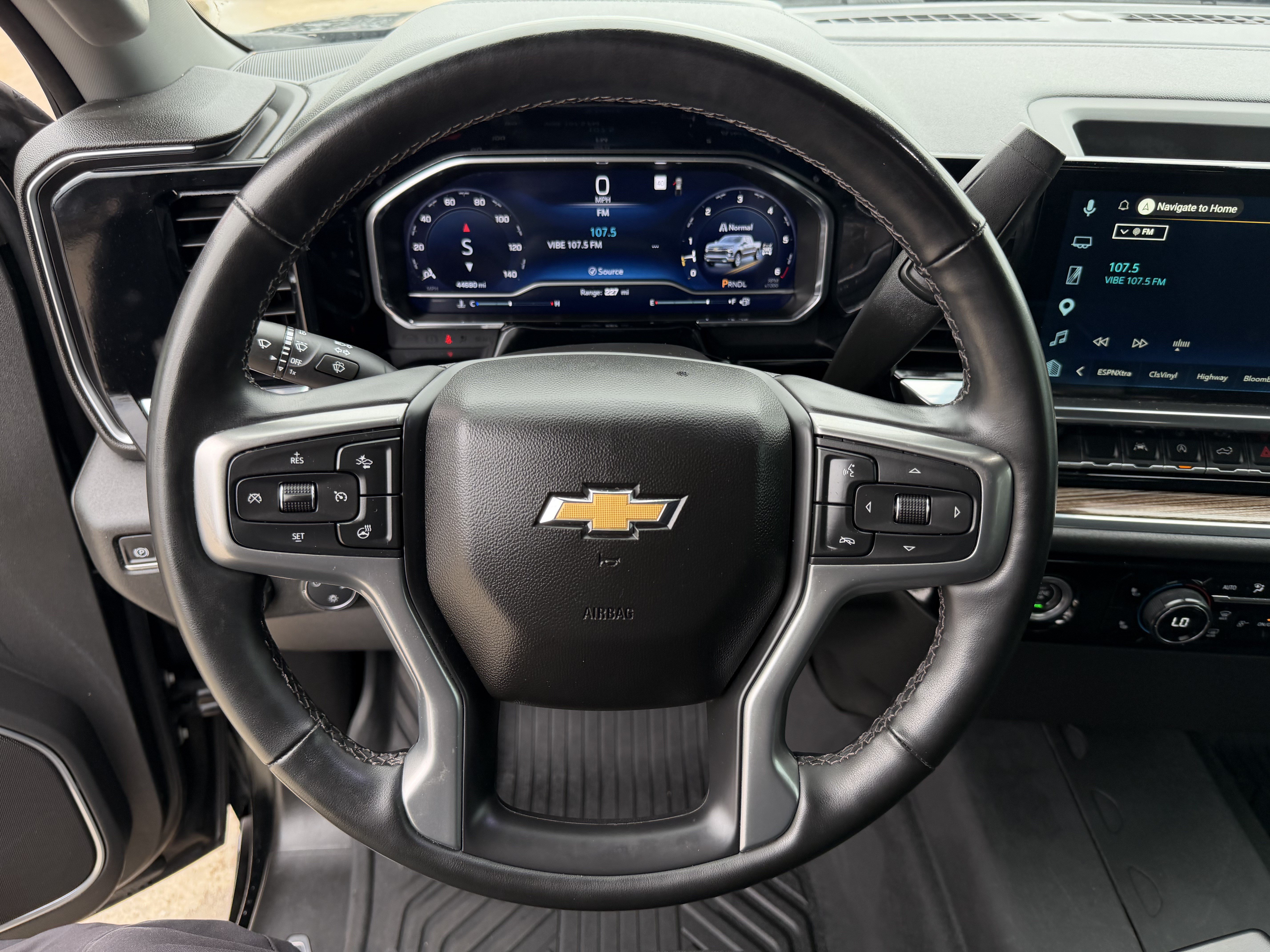 Used 2024 Chevrolet Silverado 1500 LT w/ Z71 Off-Road Package AWD/4WD image 20