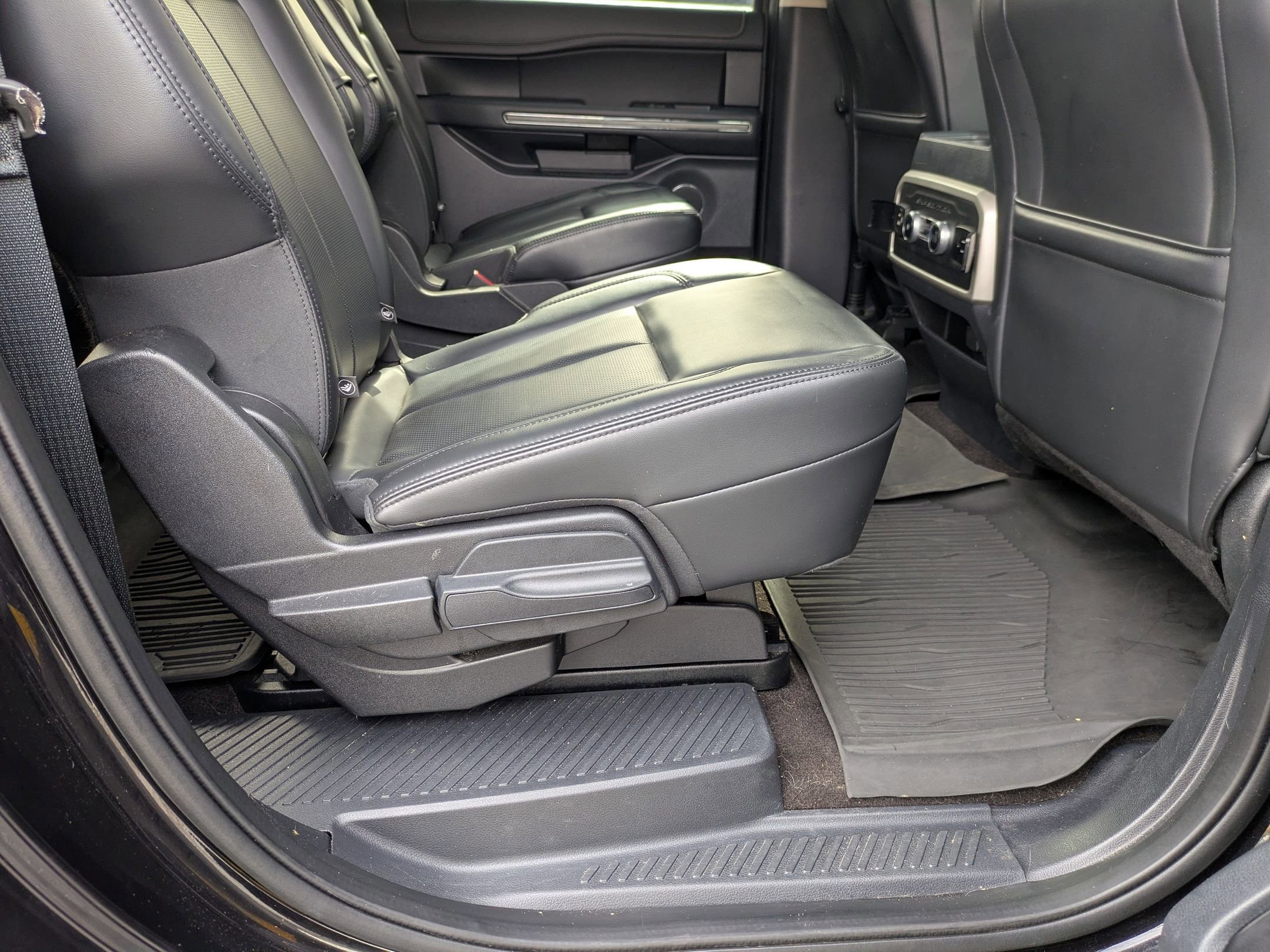 Certified 2022 Ford Expedition Max XLT image 36