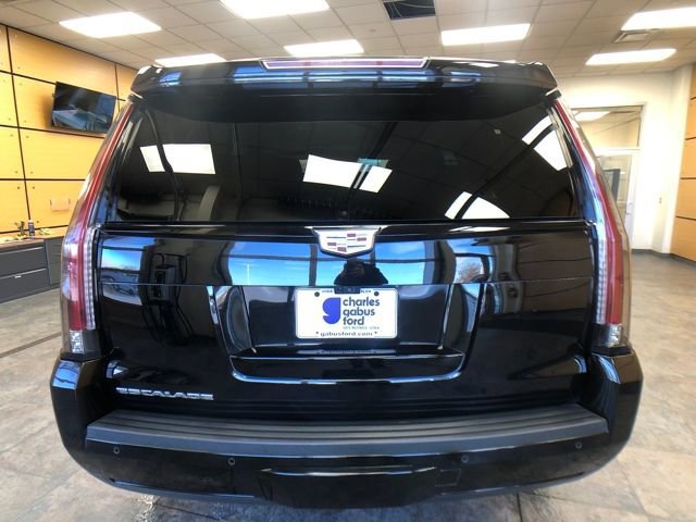 Used 2020 Cadillac Escalade Luxury w/ Escalade Sport Edition image 4