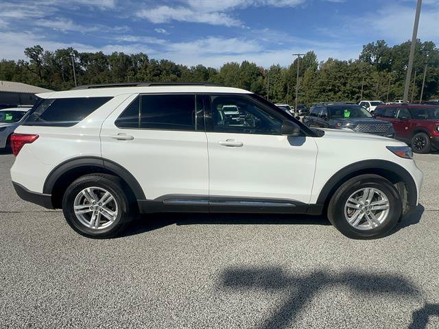 Certified 2023 Ford Explorer XLT w/ Equipment Group 202A AWD/4WD image 9