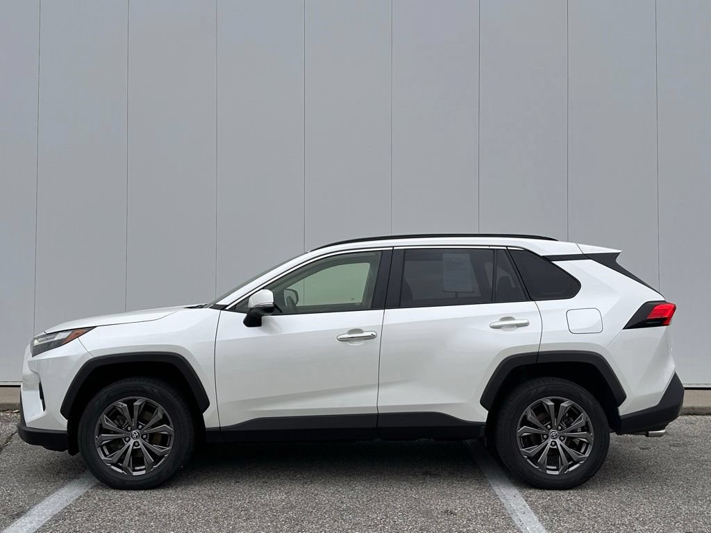Used 2022 Toyota RAV4 Limited AWD/4WD image 2