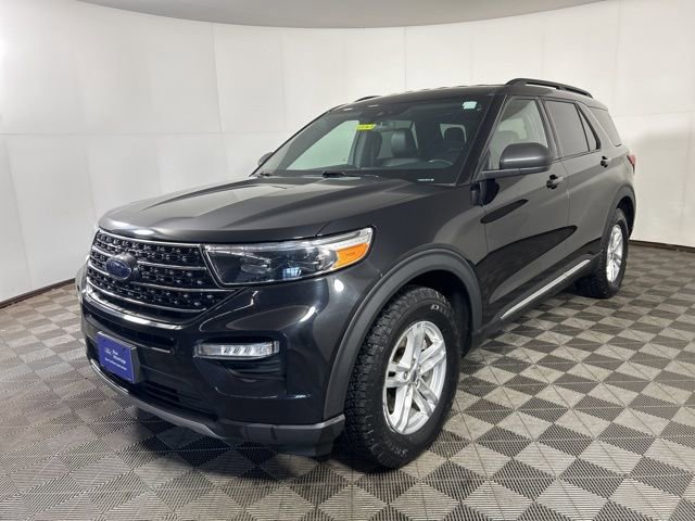 Certified 2020 Ford Explorer XLT w/ Equipment Group 202A AWD/4WD image 3
