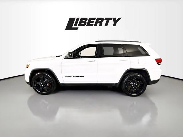 Used 2019 Jeep Grand Cherokee Laredo image 2