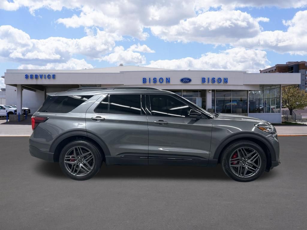 Certified 2025 Ford Explorer ST AWD/4WD image 2